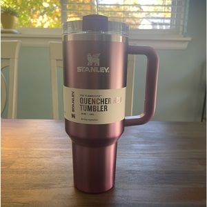 NWT Primrose Glow Stanley. 2 available. 💨 free 🐶 🐱 free home.